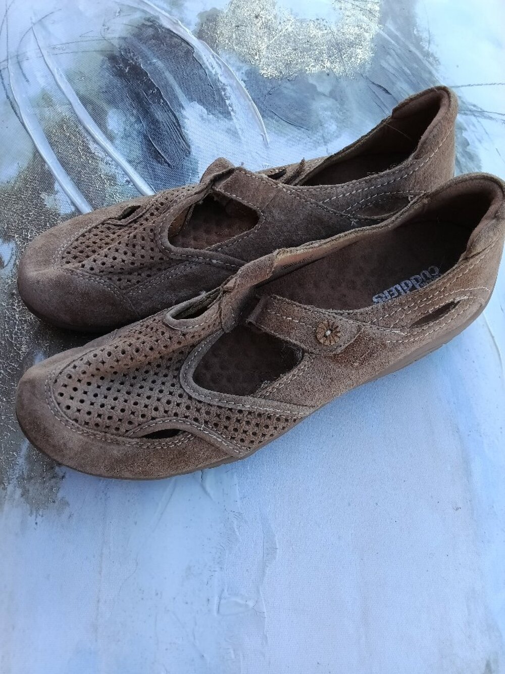 Women's flat shoes, by Cobbie Cuddlers.